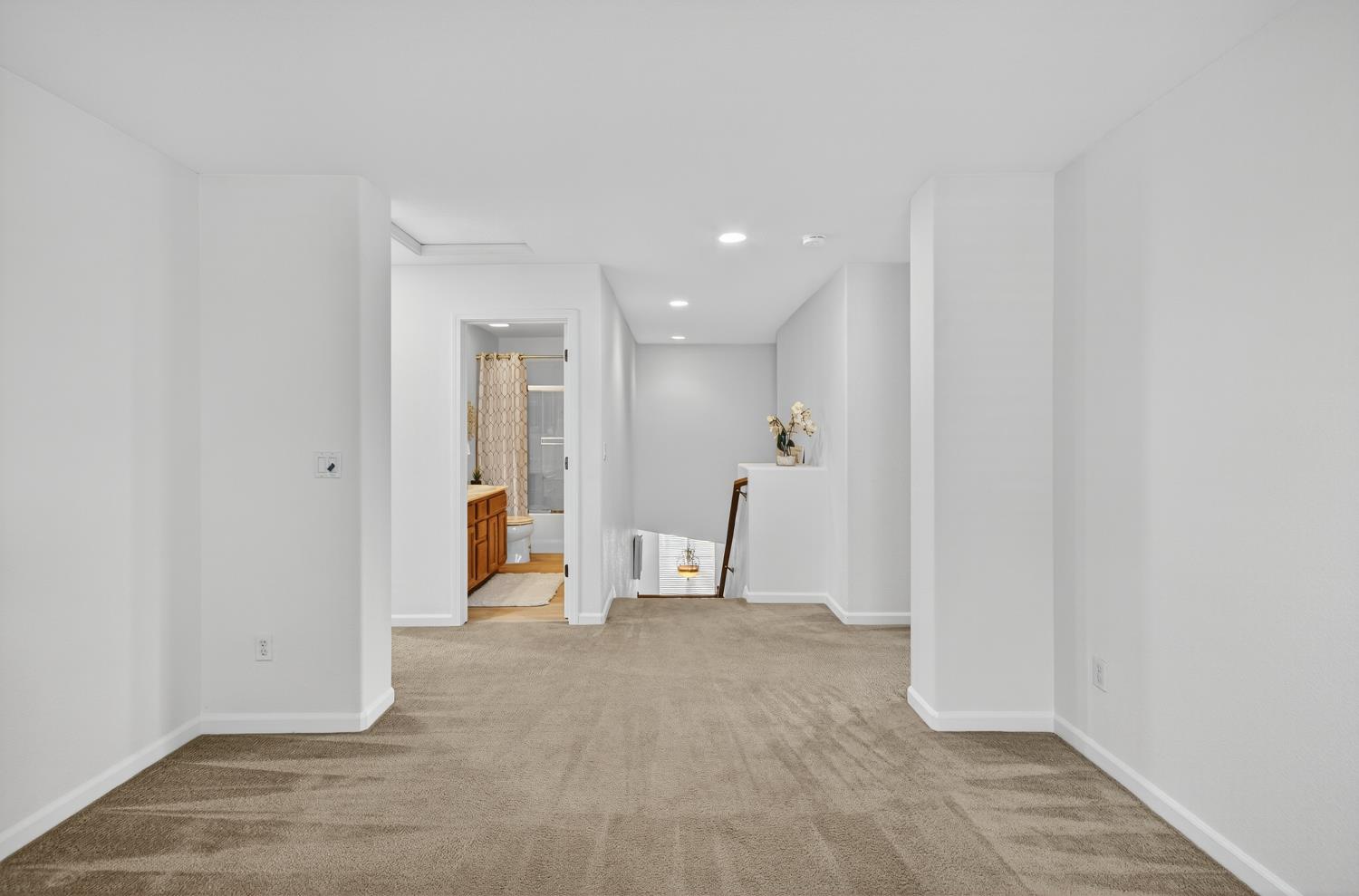 668 WHITFIELD Lane
