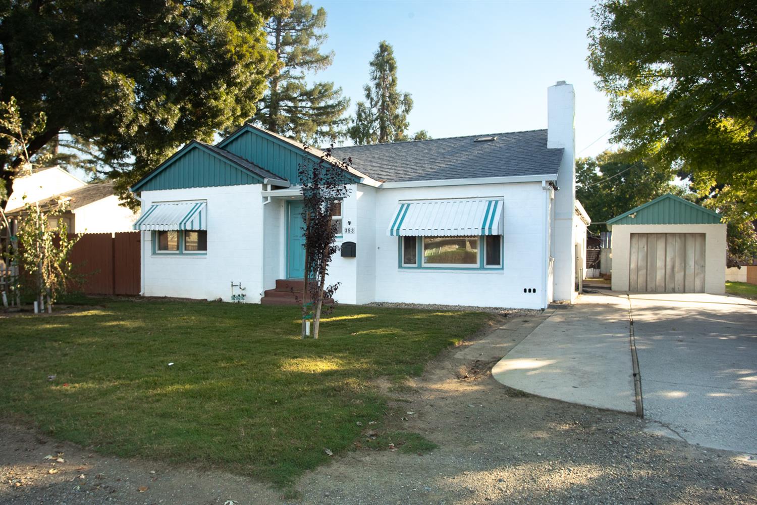 353 N Lawrence Avenue