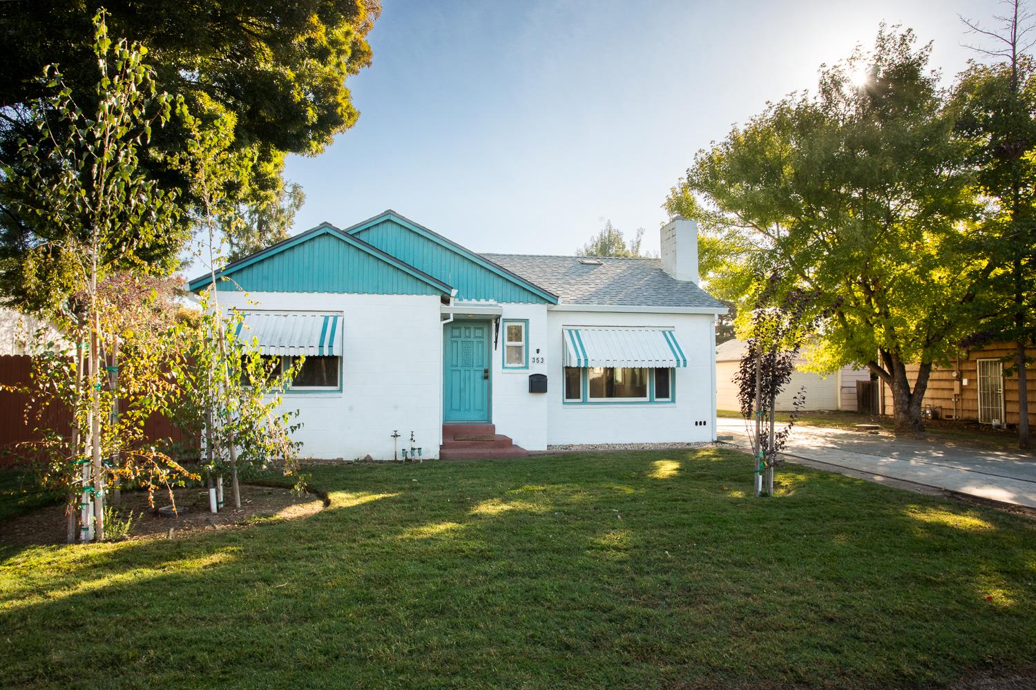 353 N Lawrence Avenue