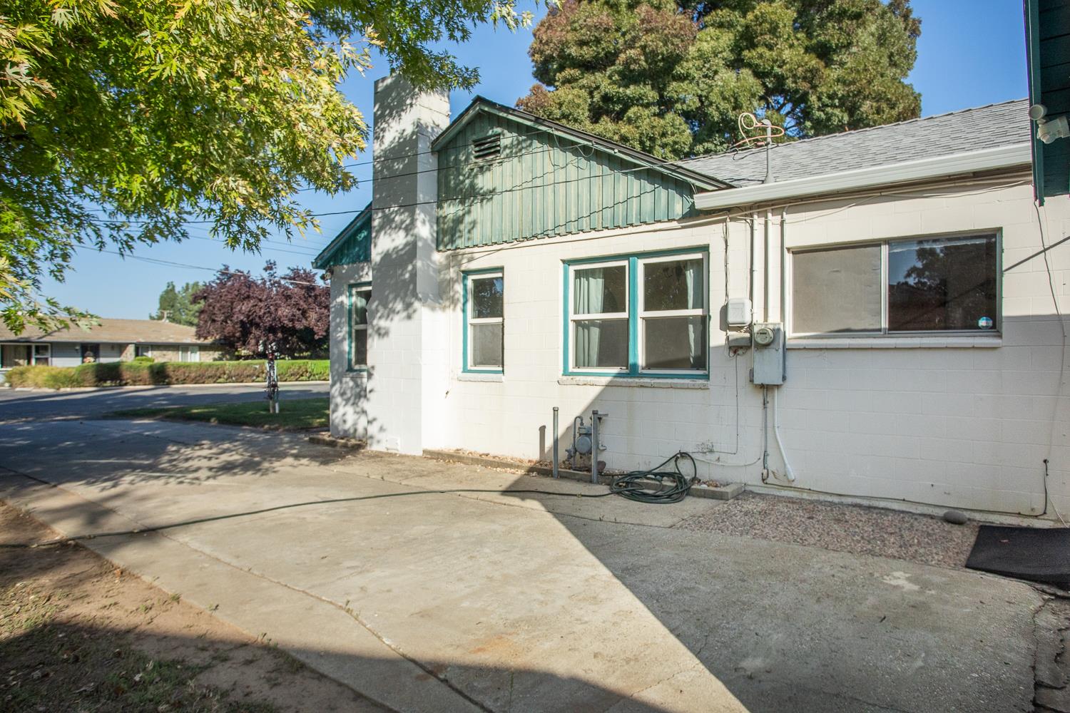 353 N Lawrence Avenue