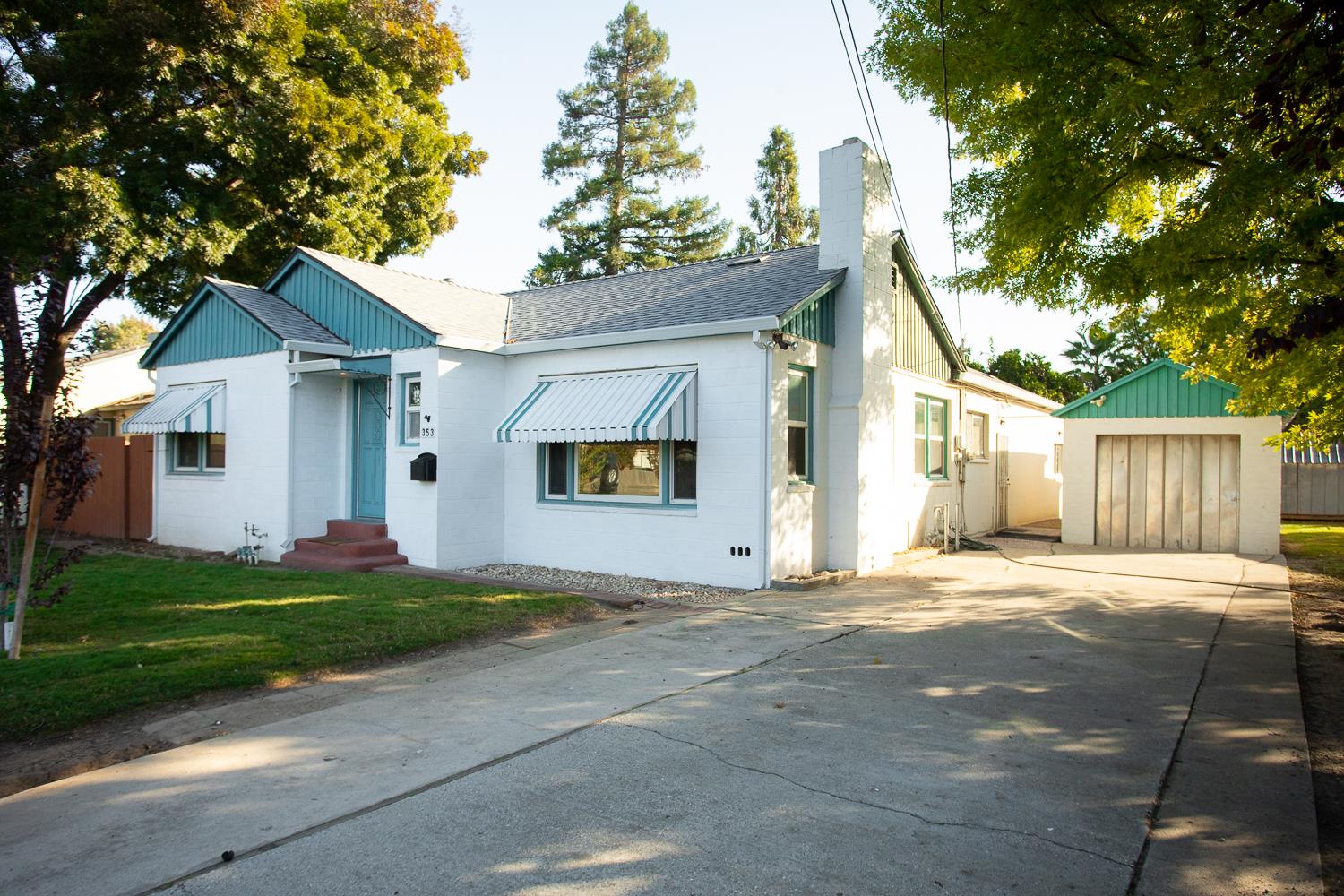 353 N Lawrence Avenue