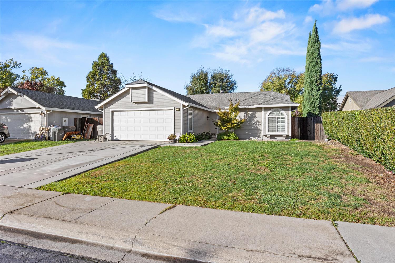 2814 Leslie Lane
