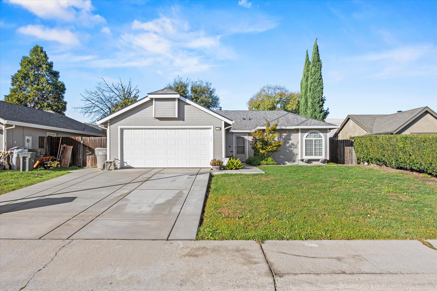 2814 Leslie Lane
