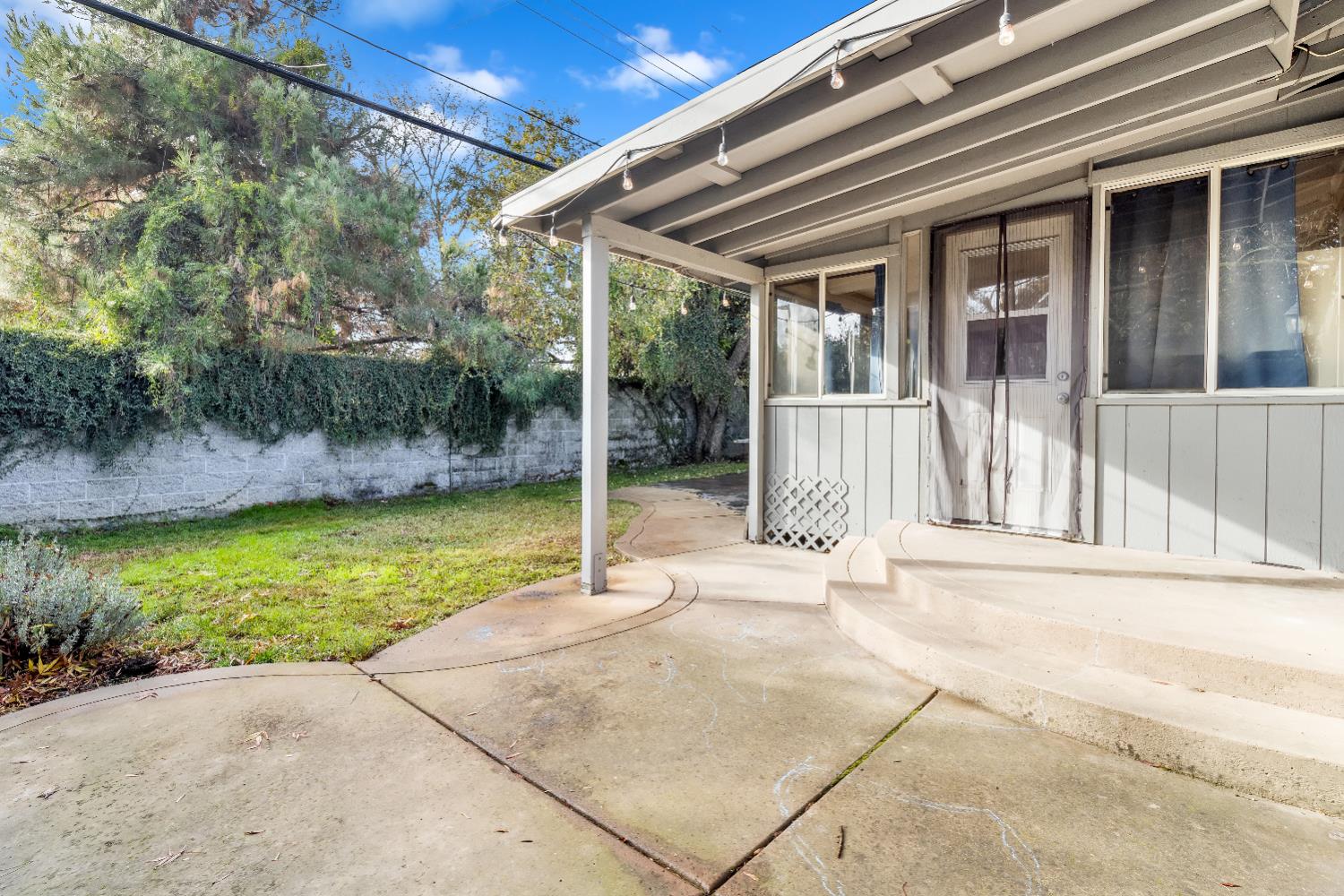 8570 Everglade Drive