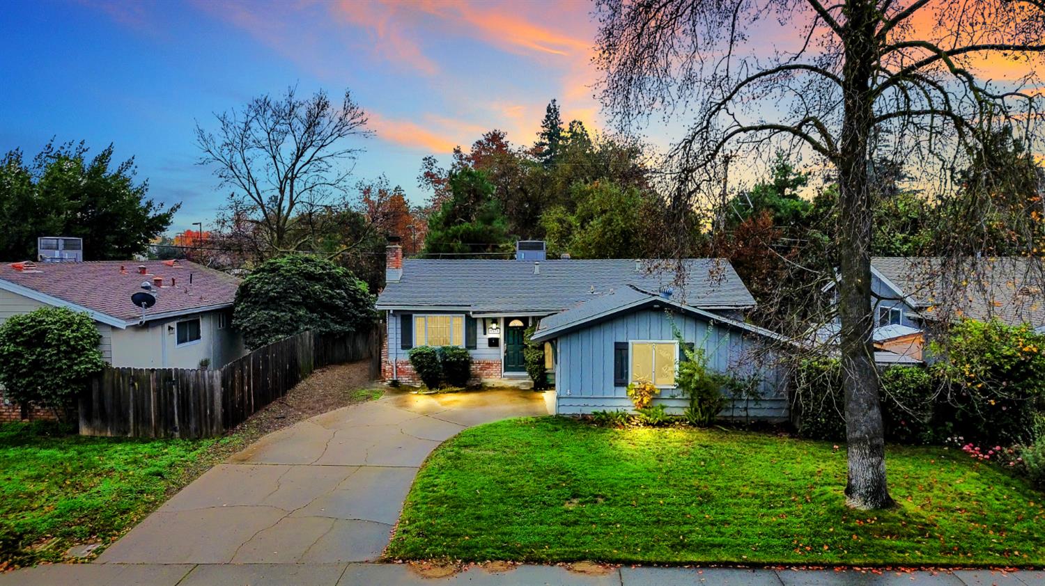 8570 Everglade Drive