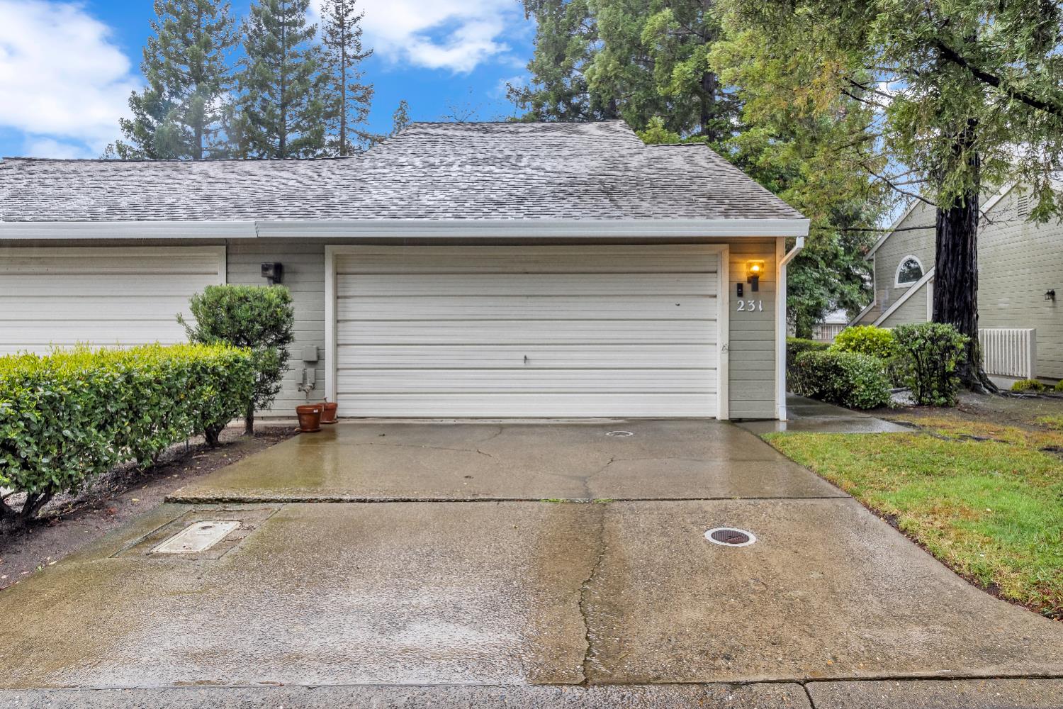 231 Live Oak Circle 2