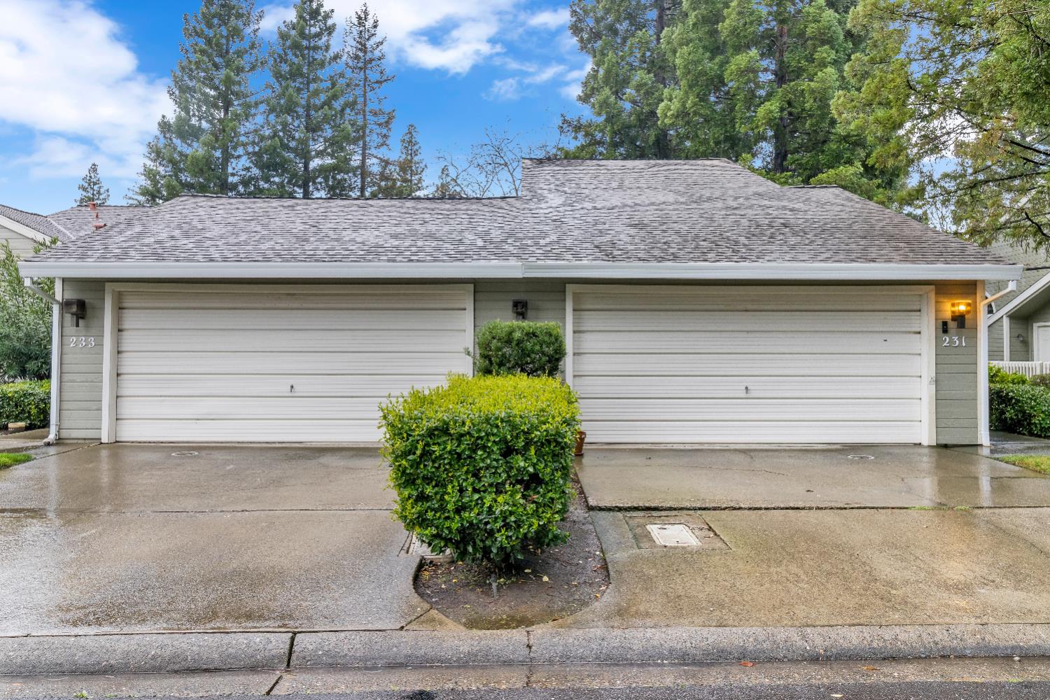 231 Live Oak Circle 2
