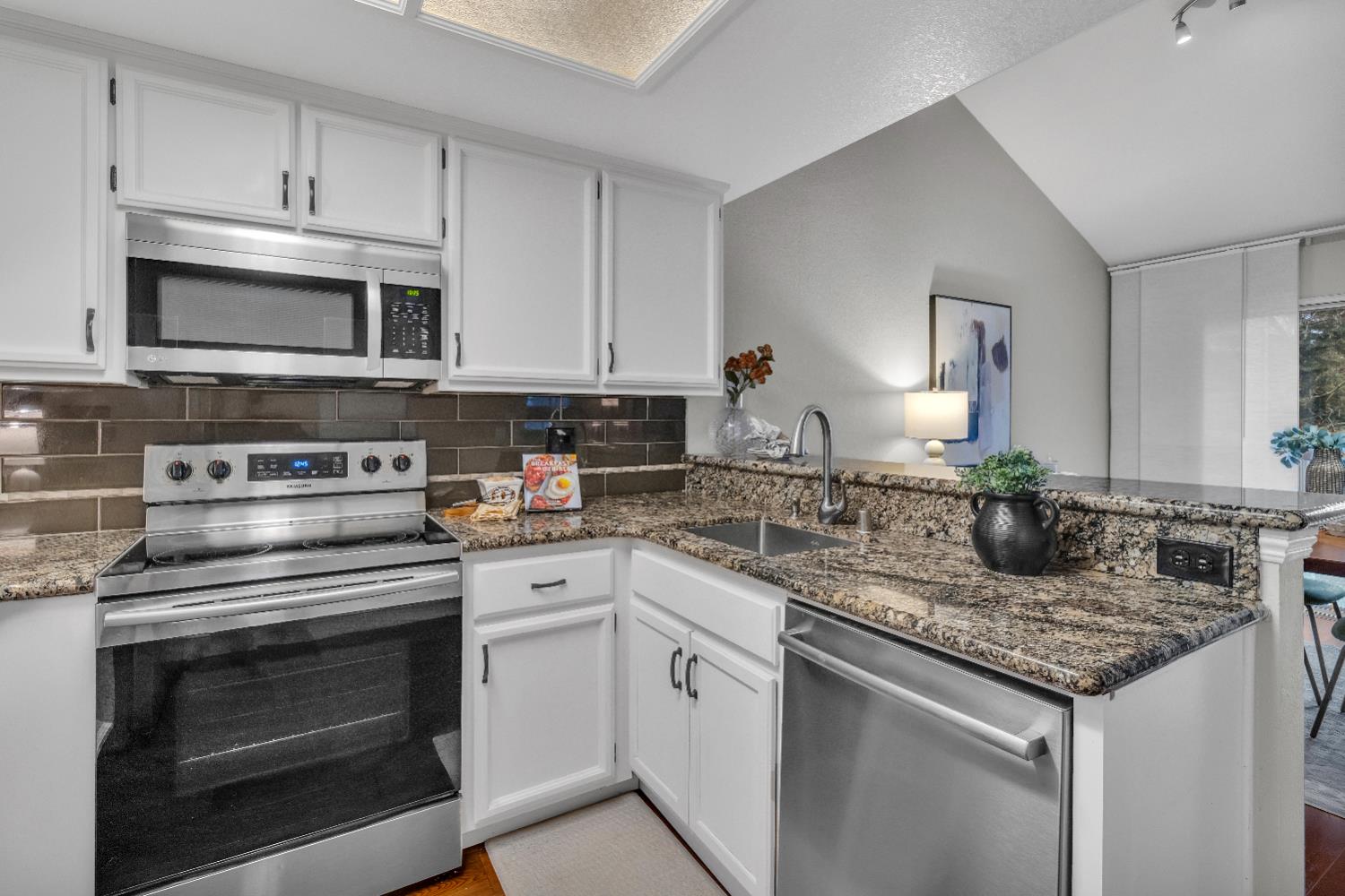 231 Live Oak Circle 2