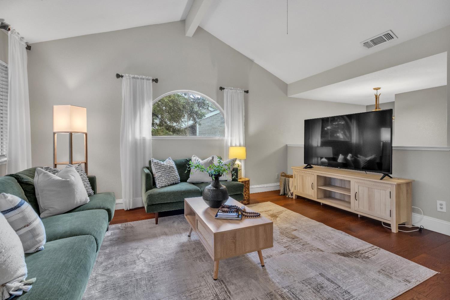 231 Live Oak Circle 2