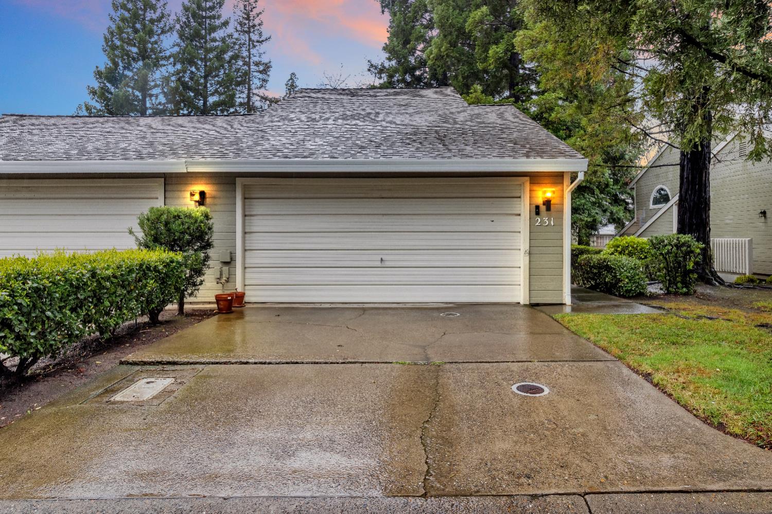 231 Live Oak Circle 2