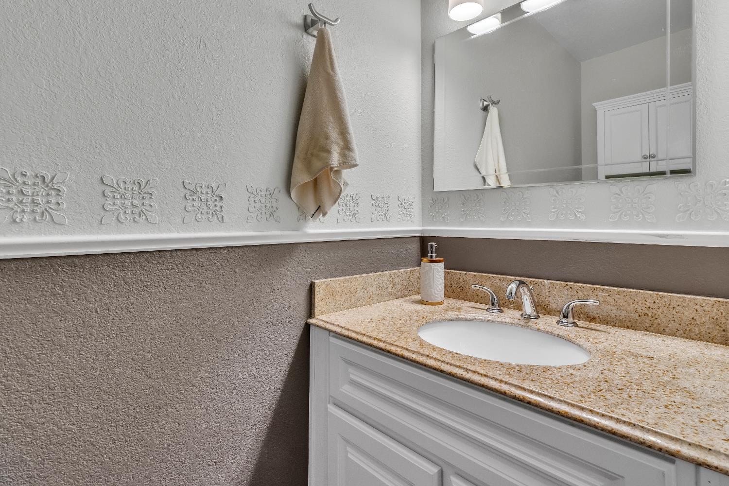231 Live Oak Circle 2