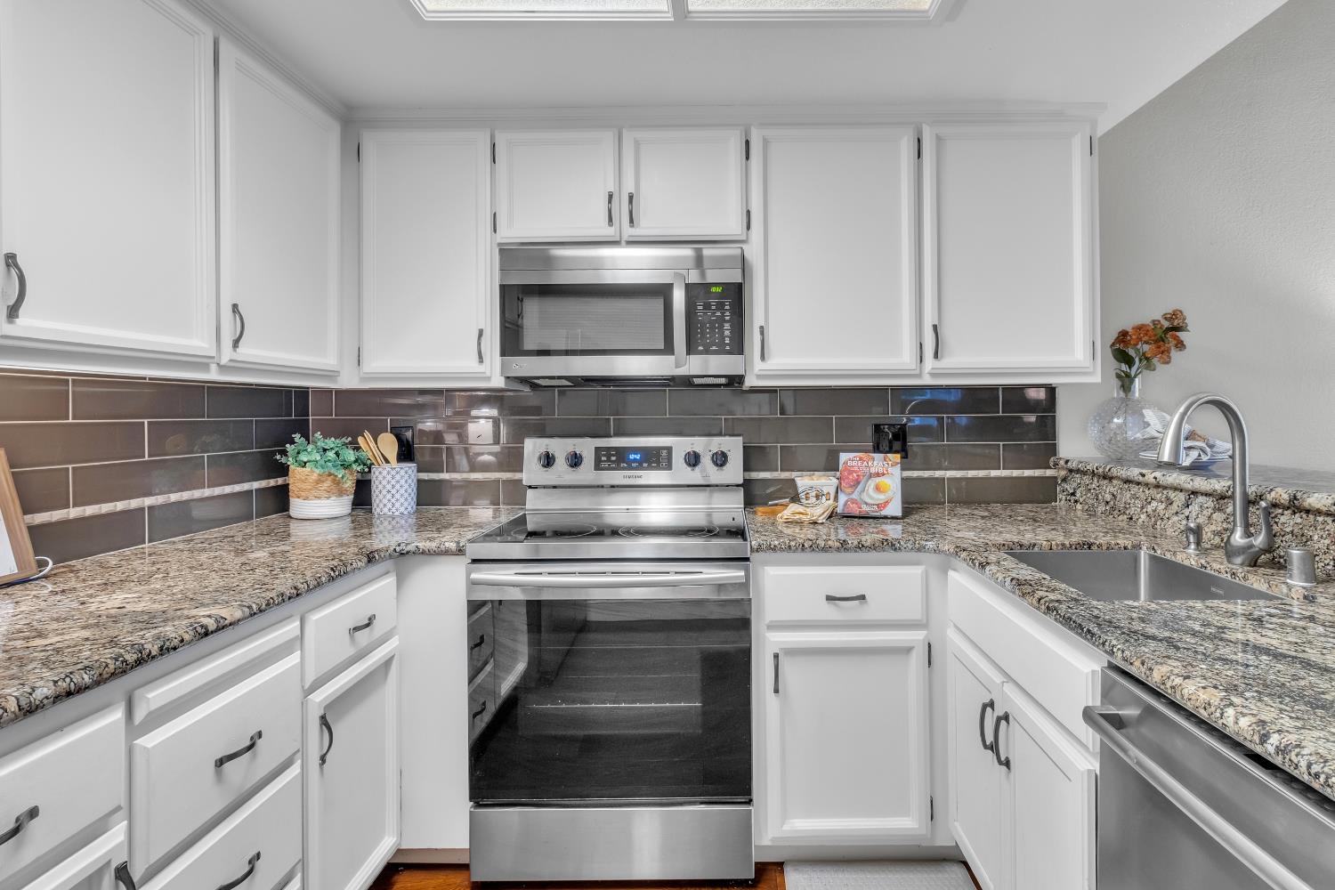 231 Live Oak Circle 2