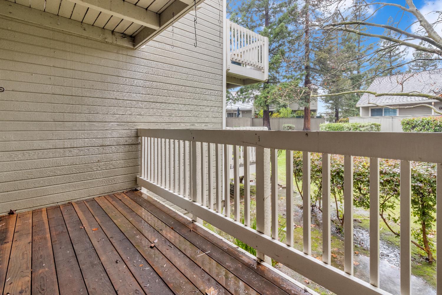 231 Live Oak Circle 2