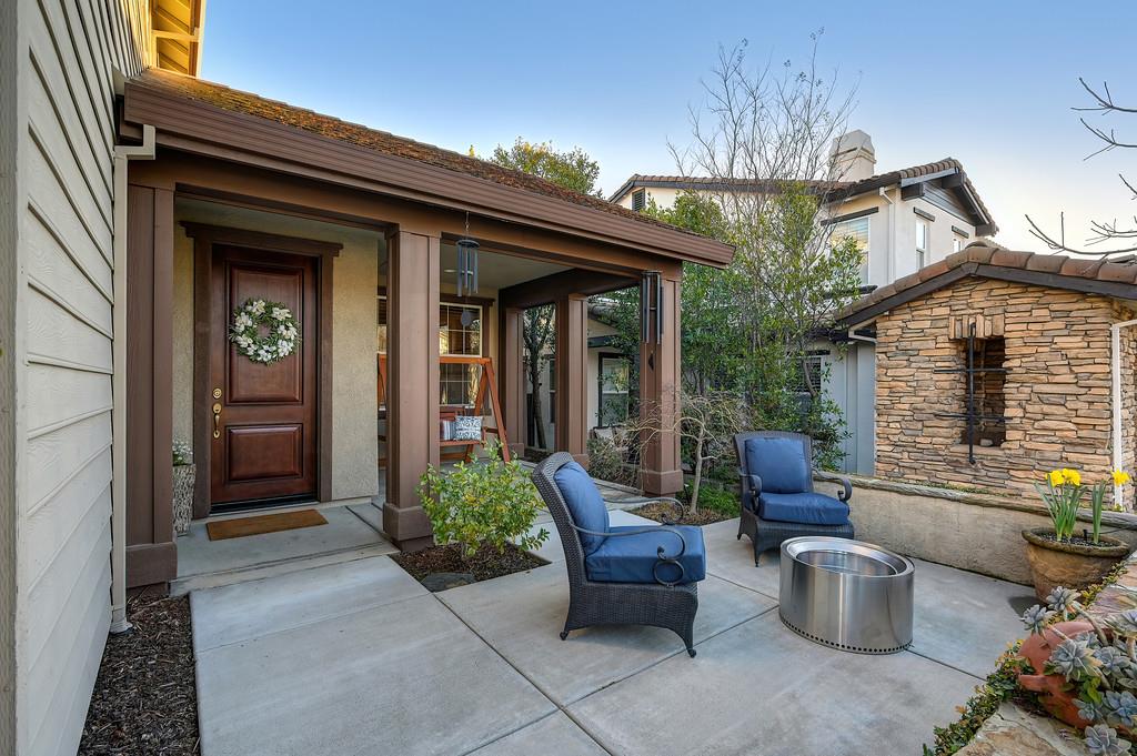 2196 Red Setter Road