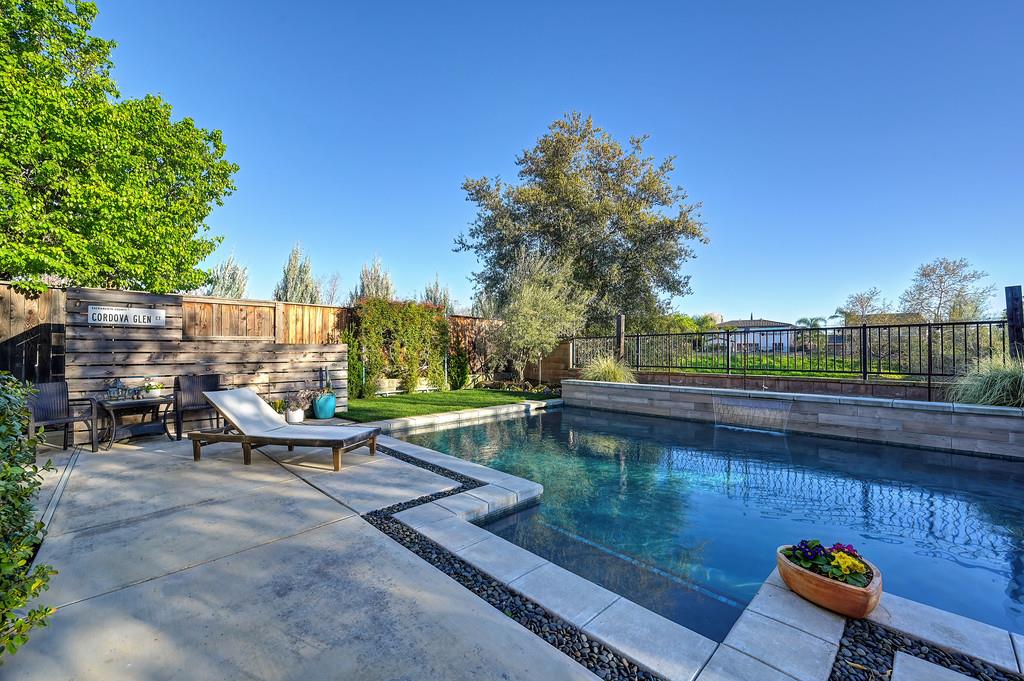 2196 Red Setter Road