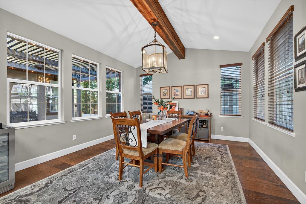 2196 Red Setter Road