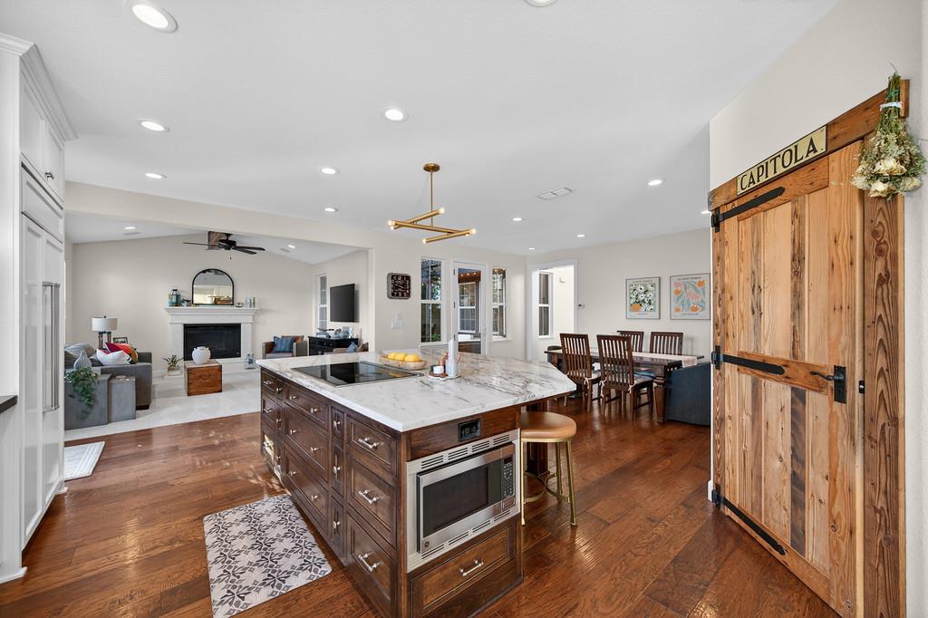2196 Red Setter Road