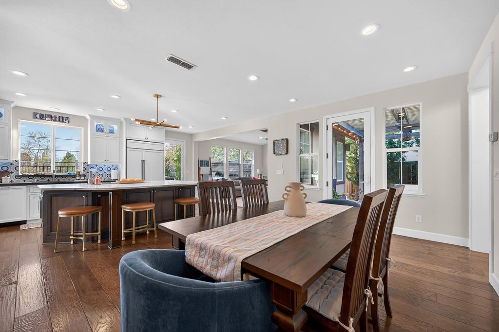 2196 Red Setter Road