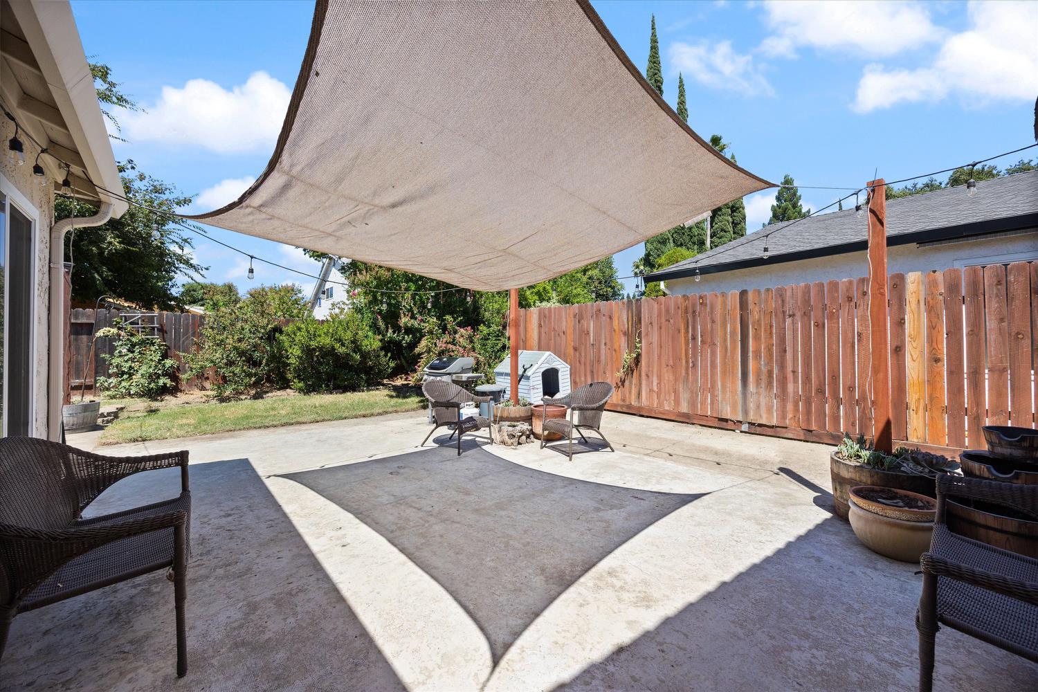 7156 Woodmore Oaks Drive
