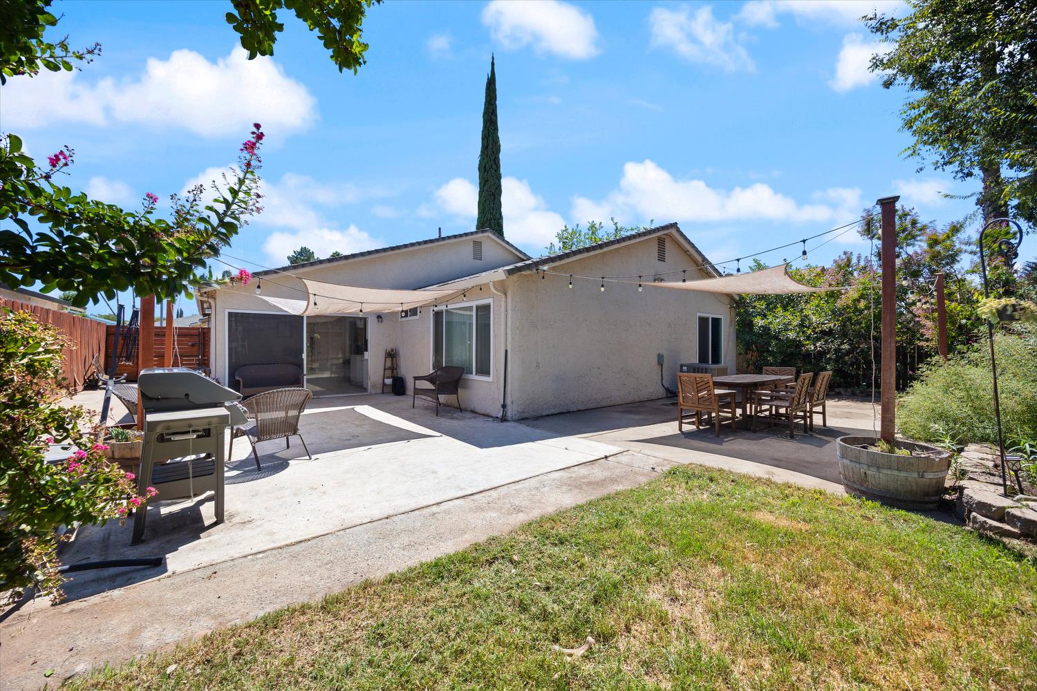 7156 Woodmore Oaks Drive