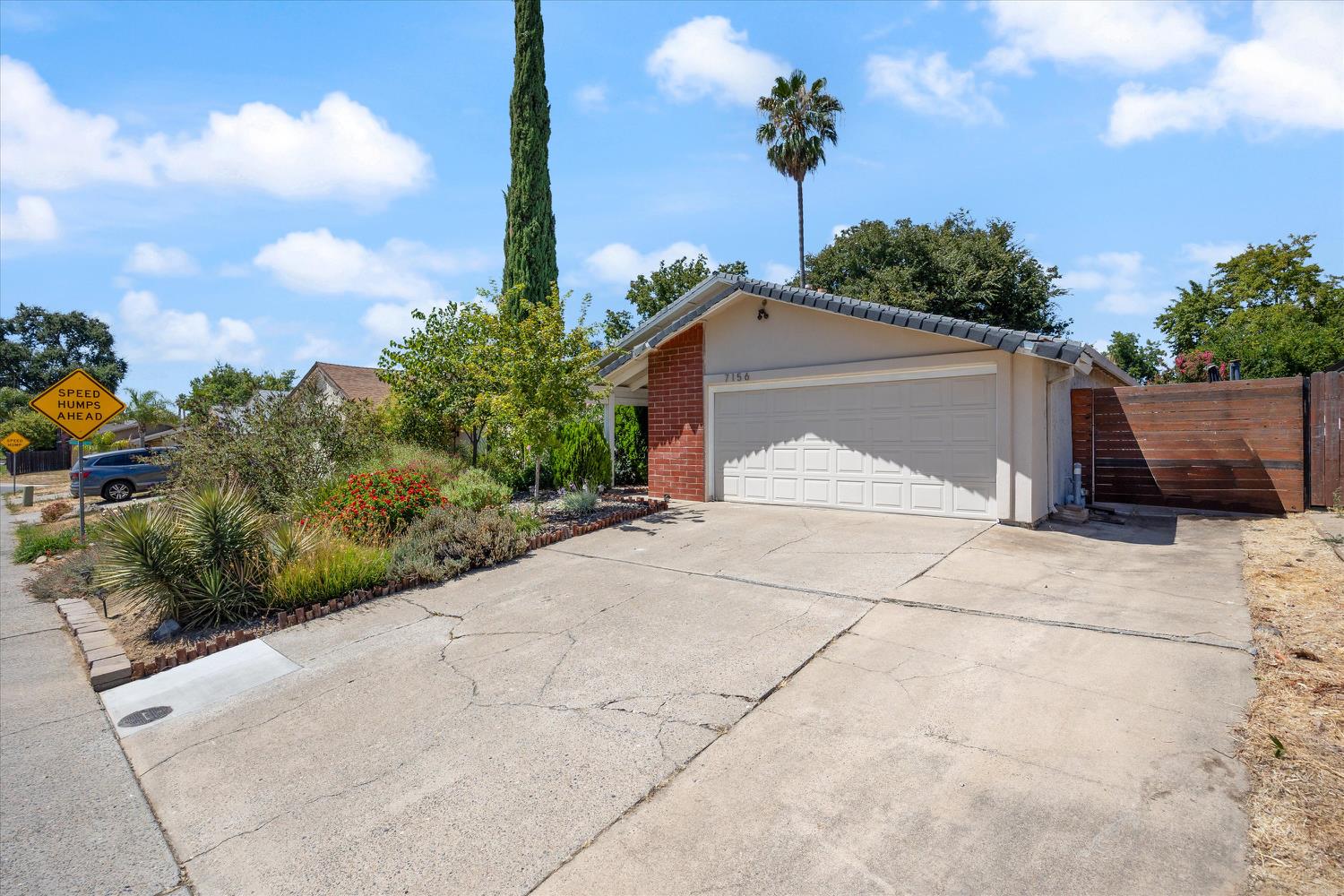 7156 Woodmore Oaks Drive