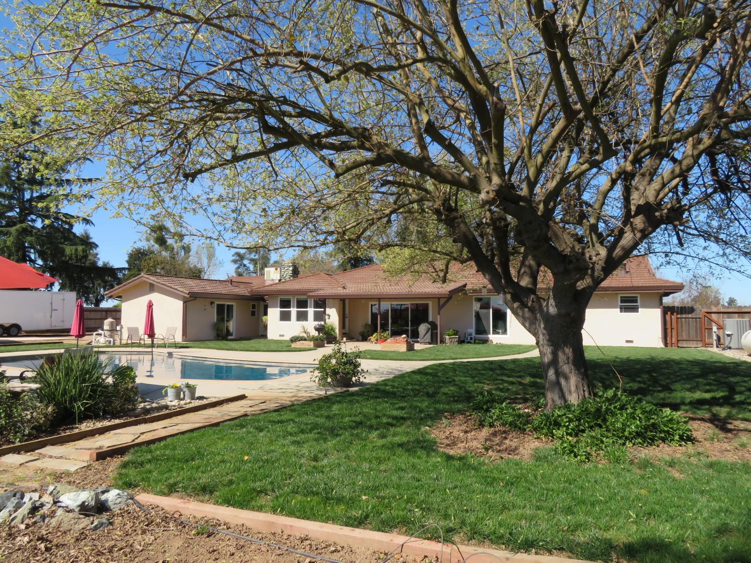 4900 Pleasant Valley Road