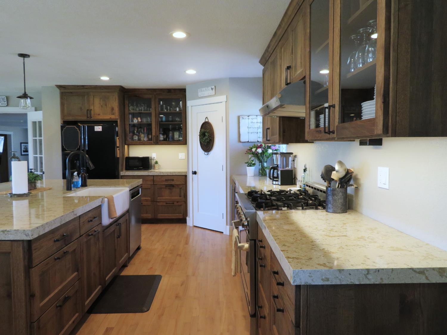 4900 Pleasant Valley Road