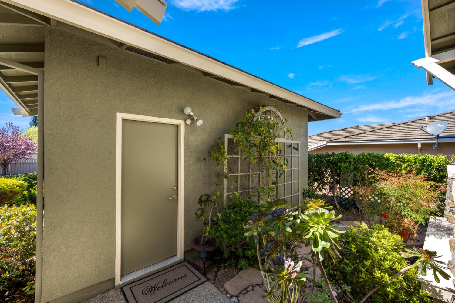 2582 Kingfisher Lane