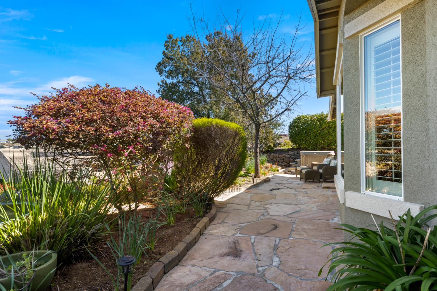 2582 Kingfisher Lane