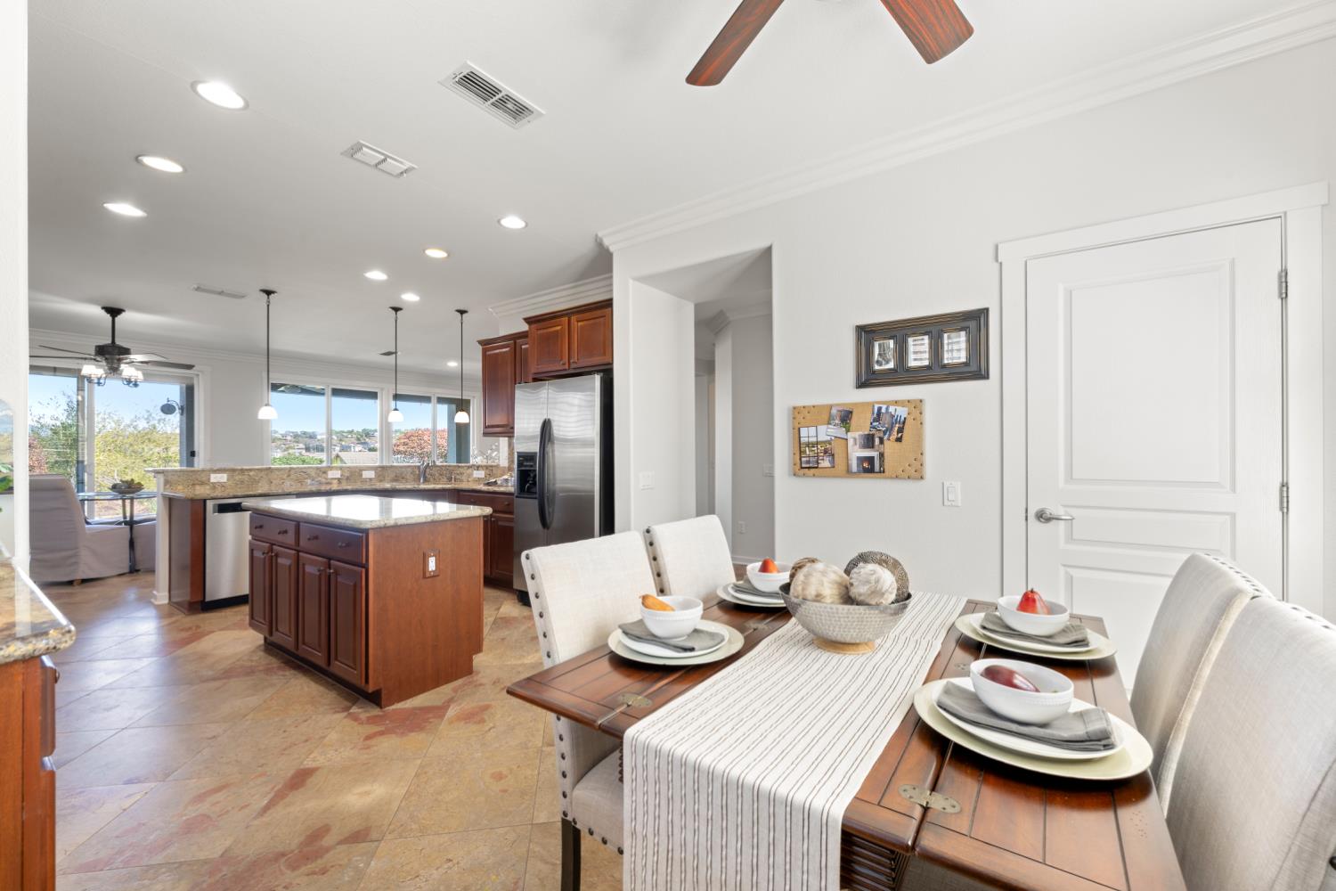 2582 Kingfisher Lane