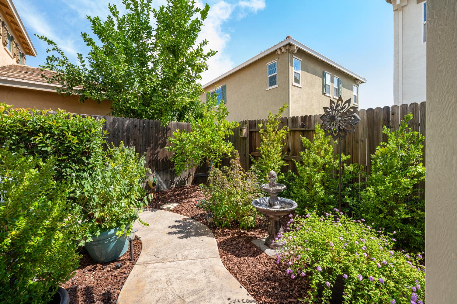 1834 Salerno Place