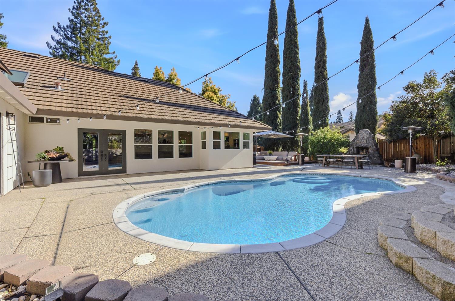 11220 Sunrise Ridge