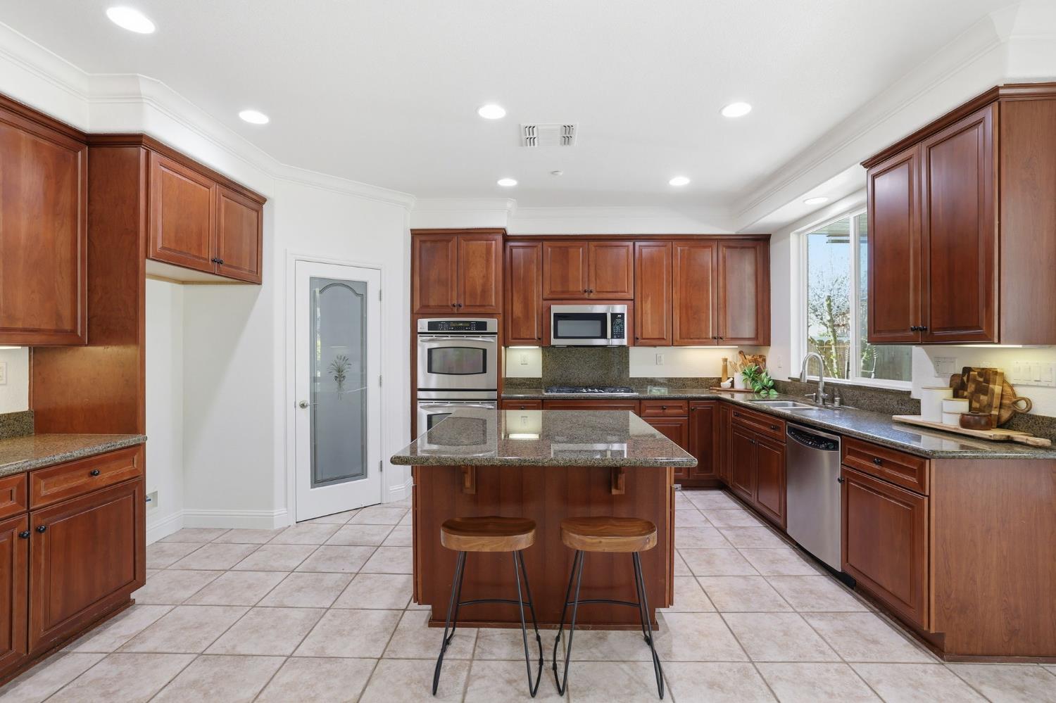 2226 TORC MOUNTAIN Lane