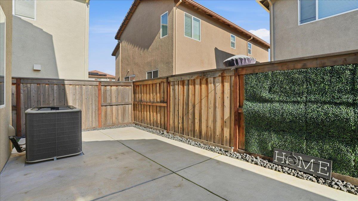 1437 Coral Street