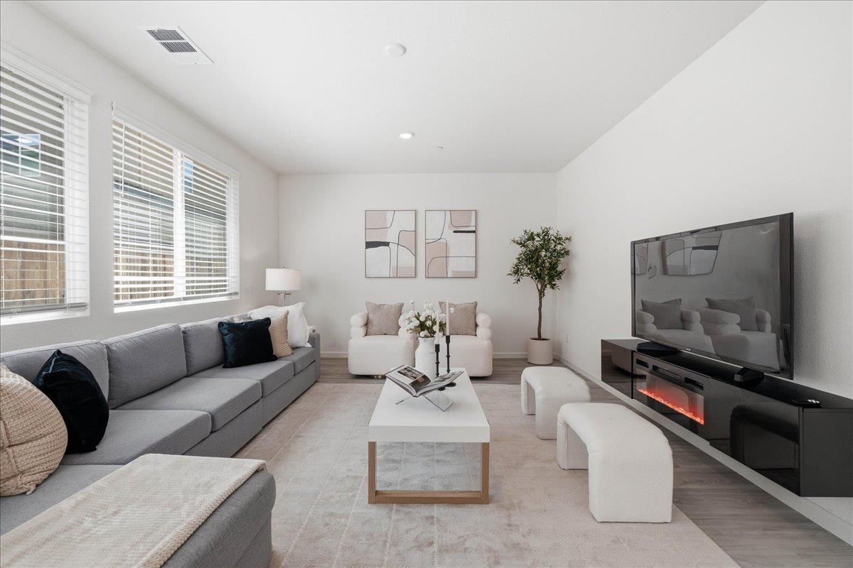 1437 Coral Street
