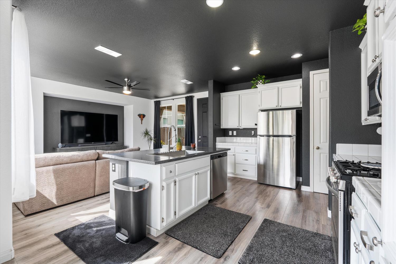 2411 Independence Trail
