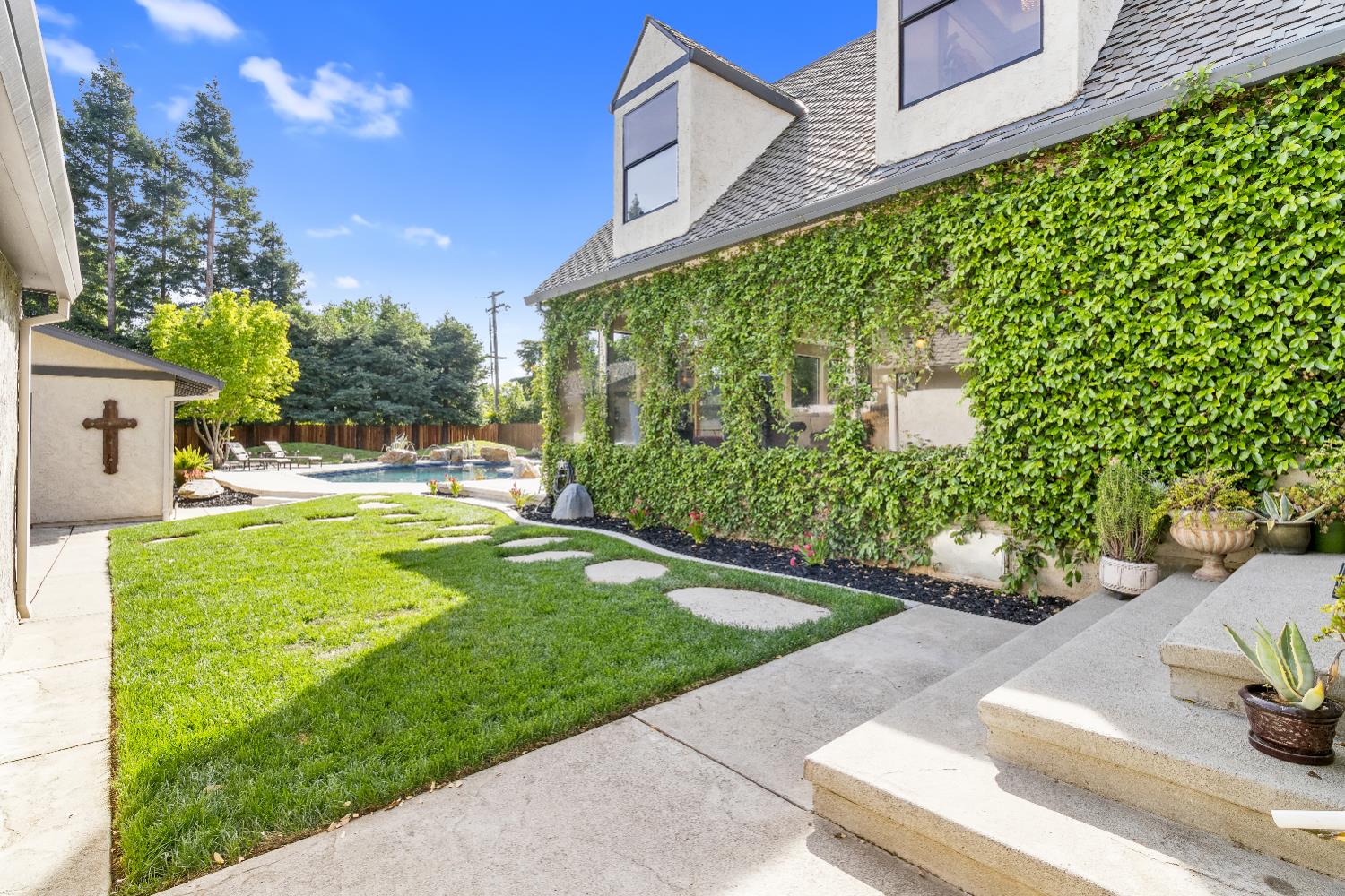 2684 Northrop Avenue