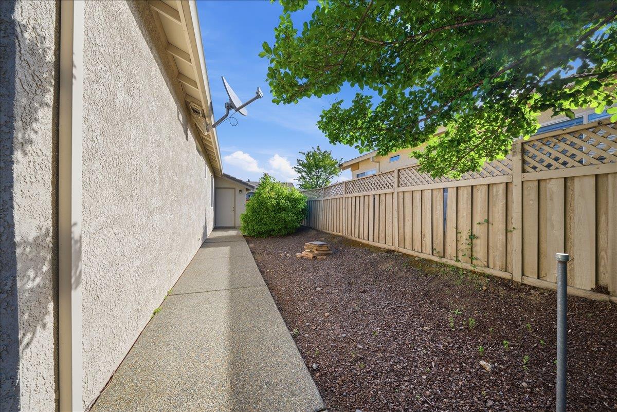 1611 Hackberry Lane