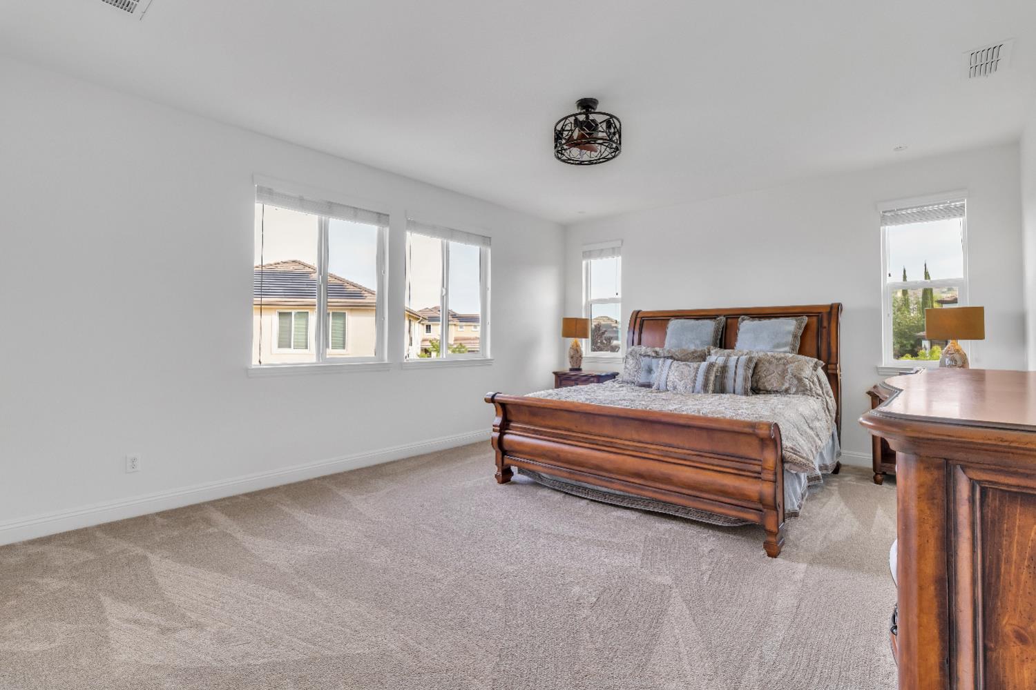 1554 Radford Loop