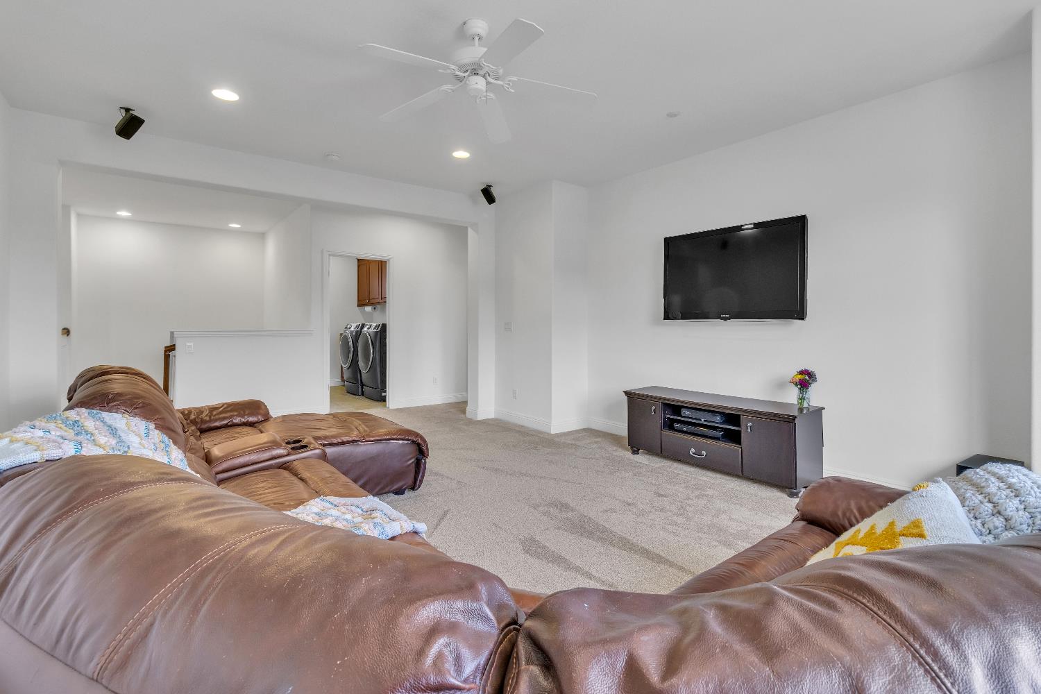 1554 Radford Loop