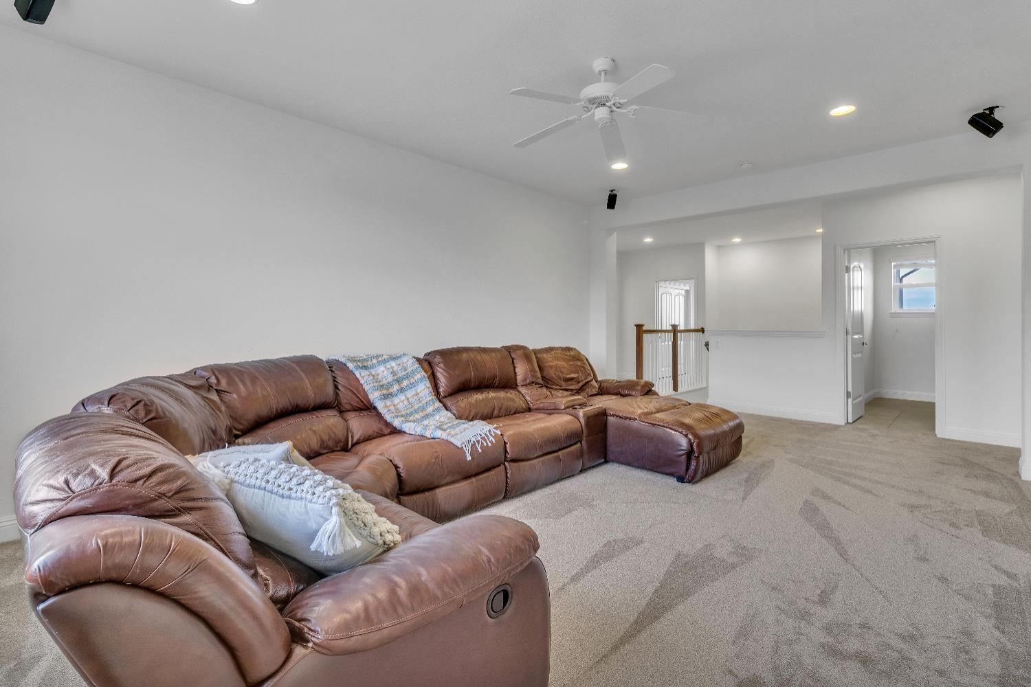 1554 Radford Loop