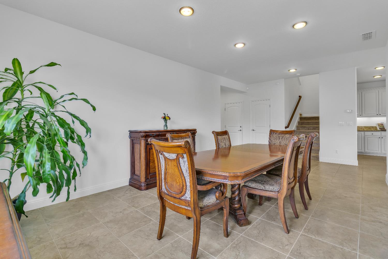 1554 Radford Loop