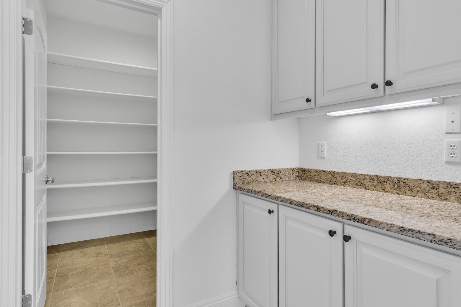 1554 Radford Loop