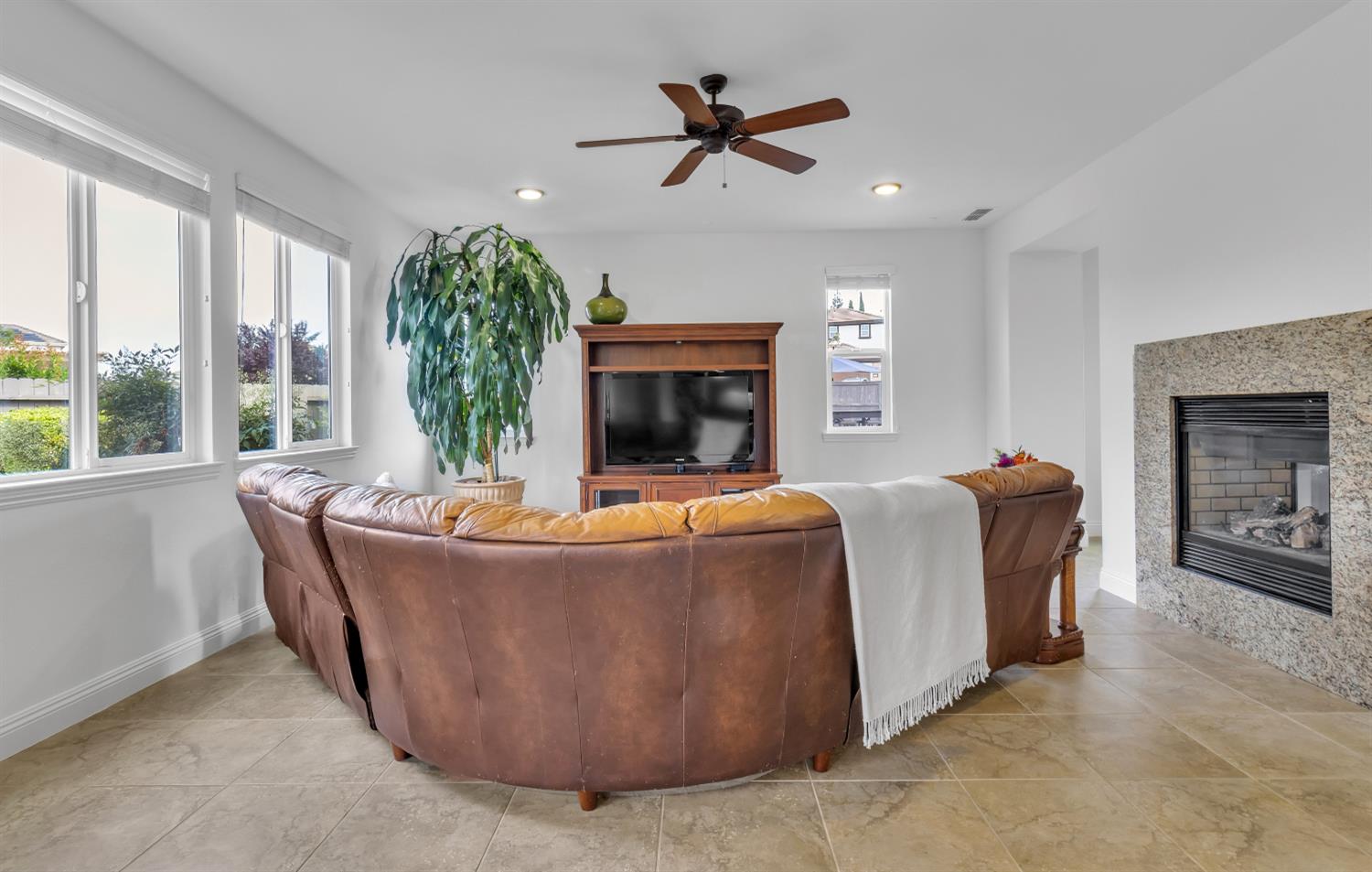 1554 Radford Loop
