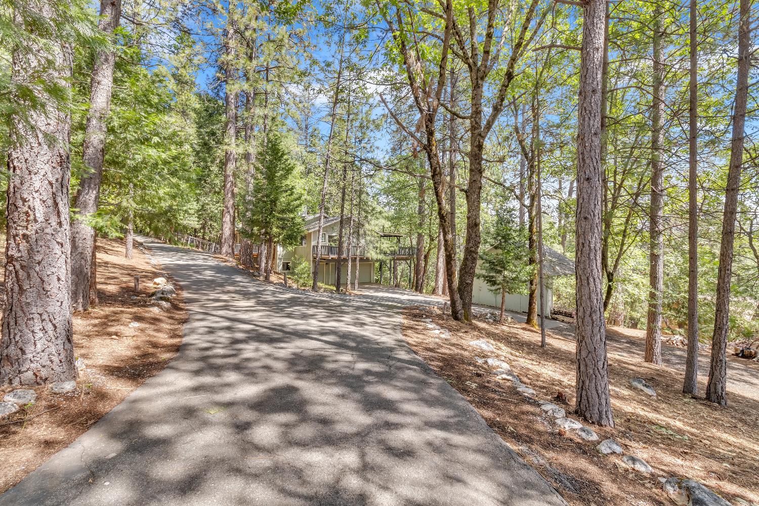 5539 Crestline Drive