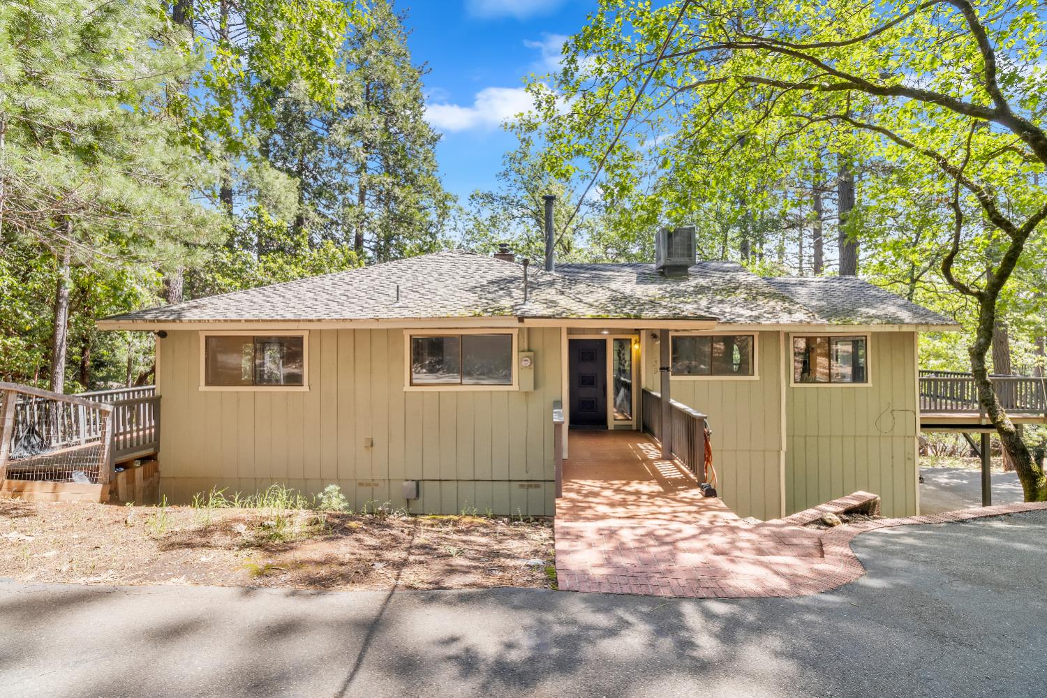 5539 Crestline Drive