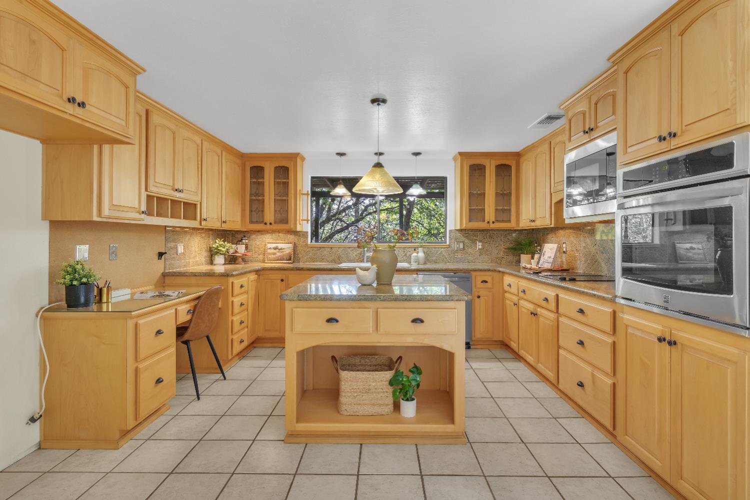 5539 Crestline Drive