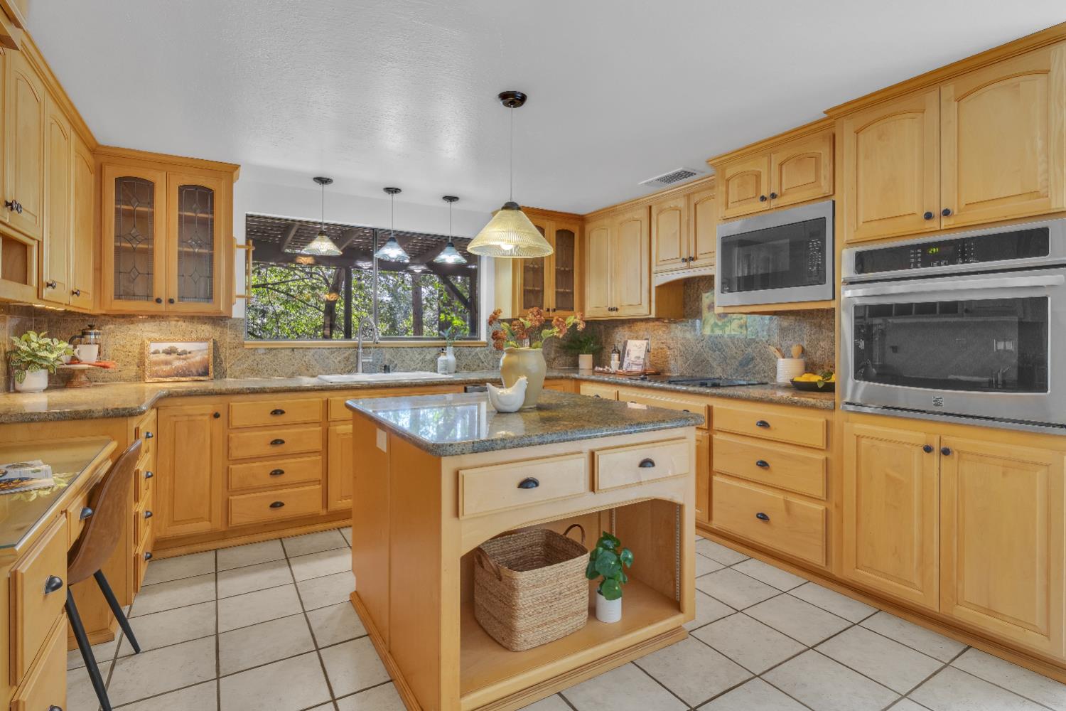 5539 Crestline Drive