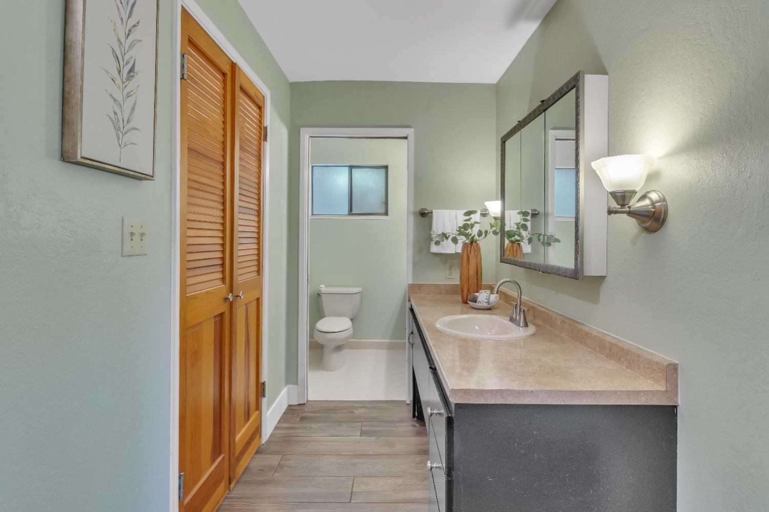 5539 Crestline Drive