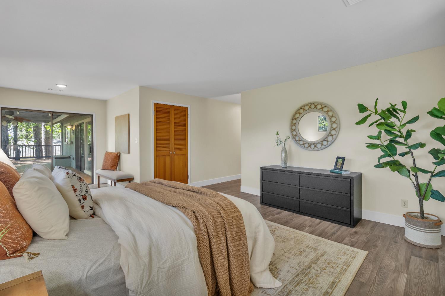 5539 Crestline Drive